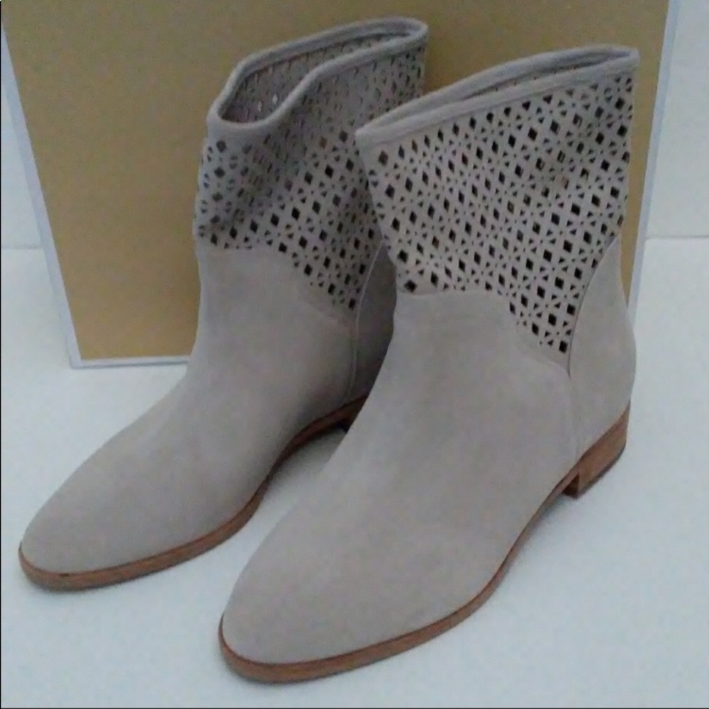 BRANDNEW Michael Kors boots   Discounted 💕💕💕💕